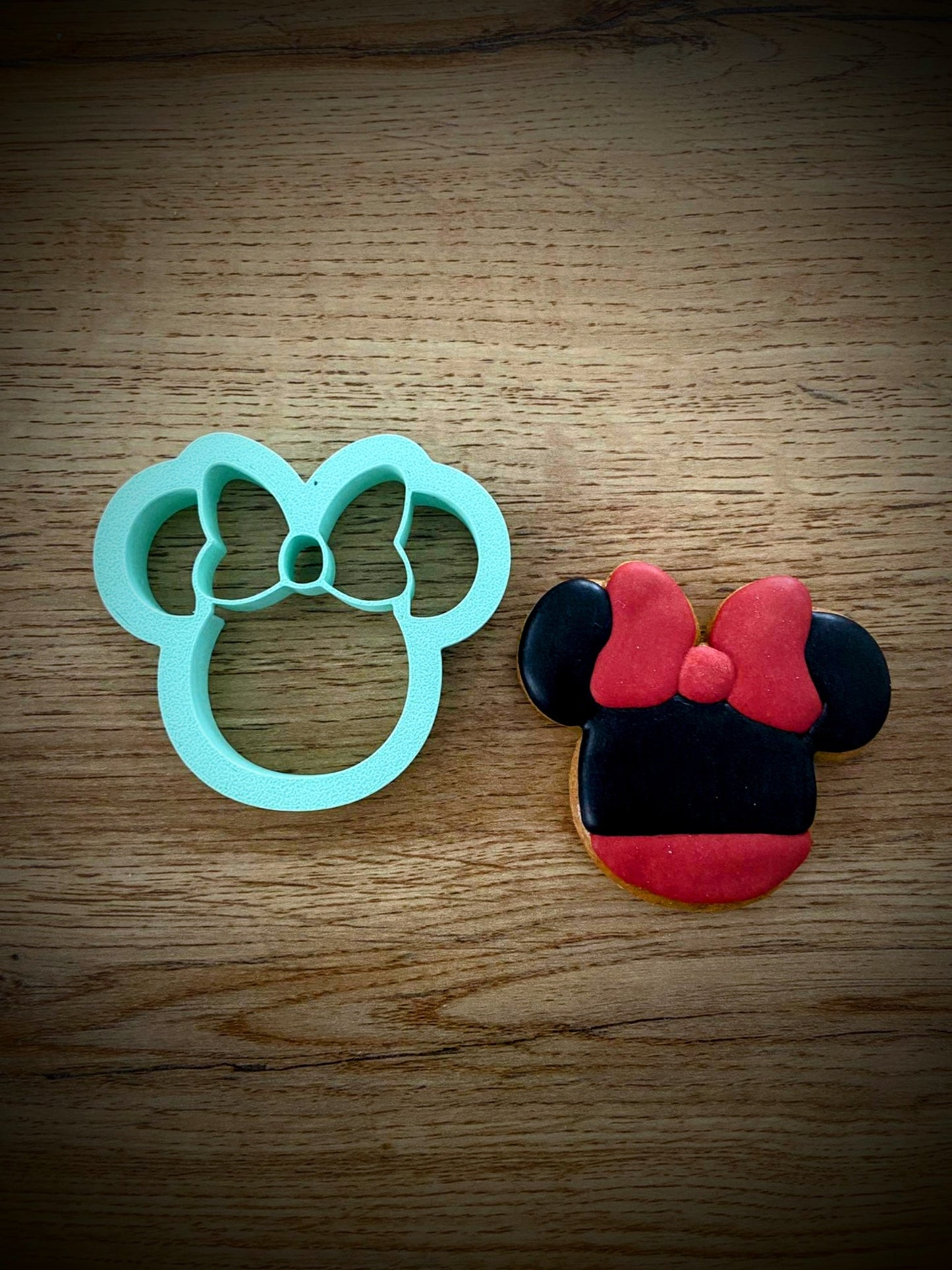 Minnie head cookie cutter