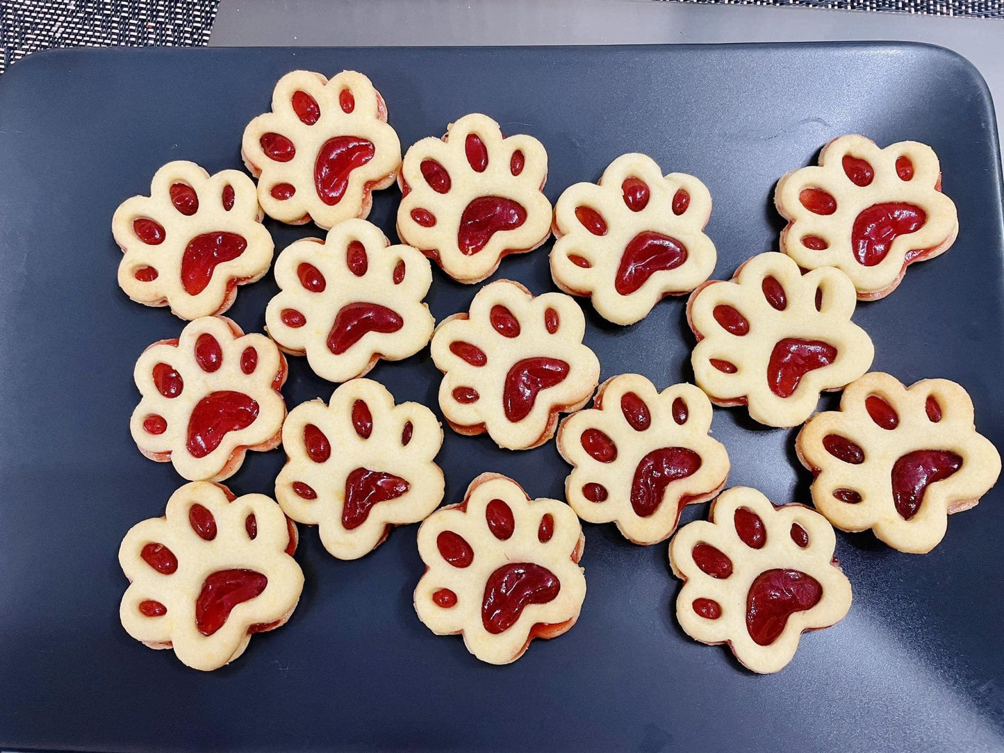 Linzer cookie cutter - Paw