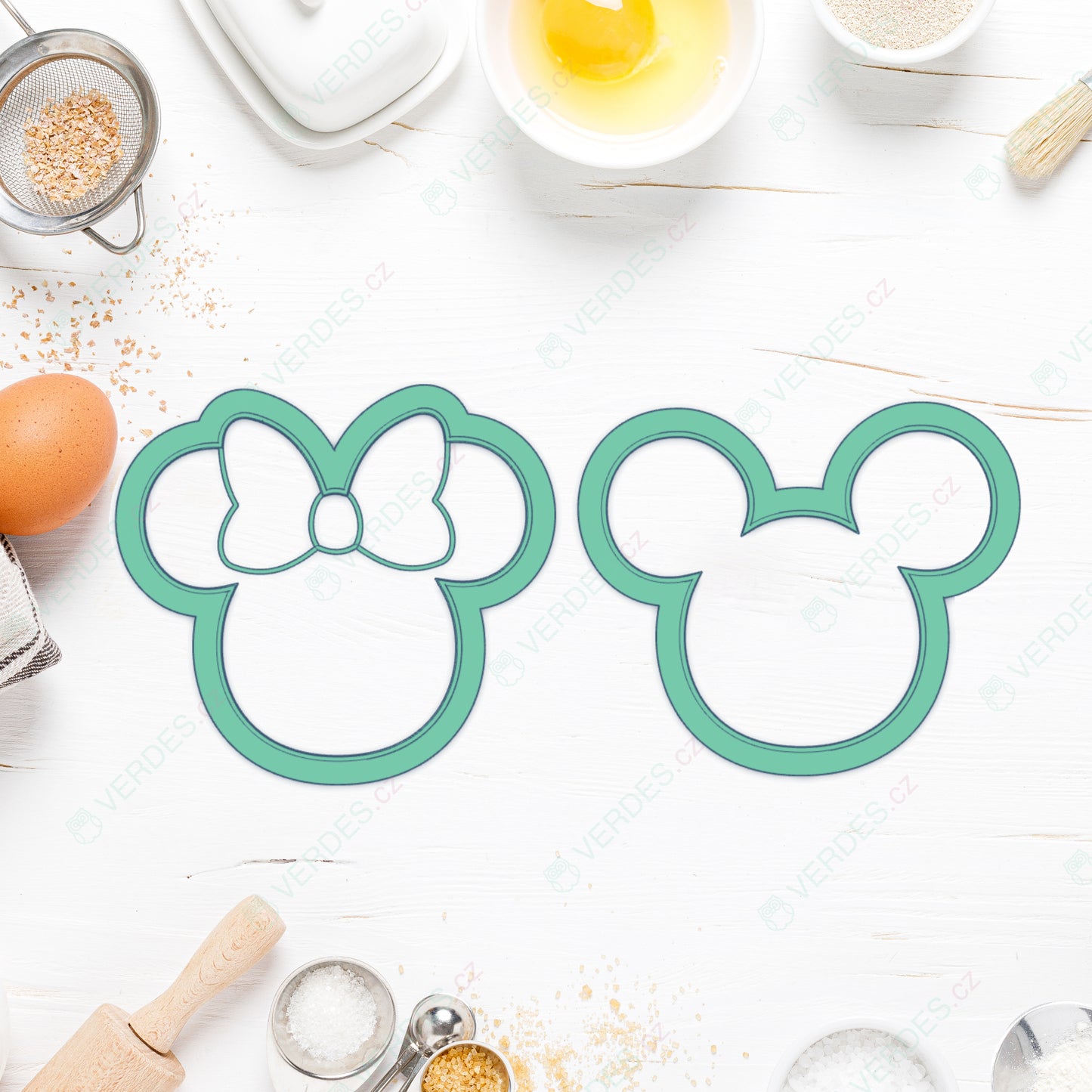 Minnie head outline cookie cutter