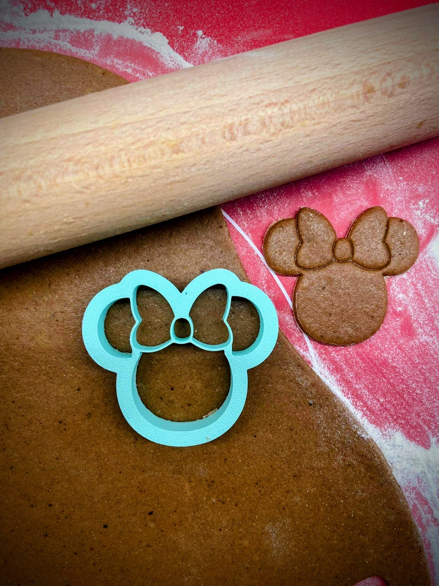 Minnie head cookie cutter