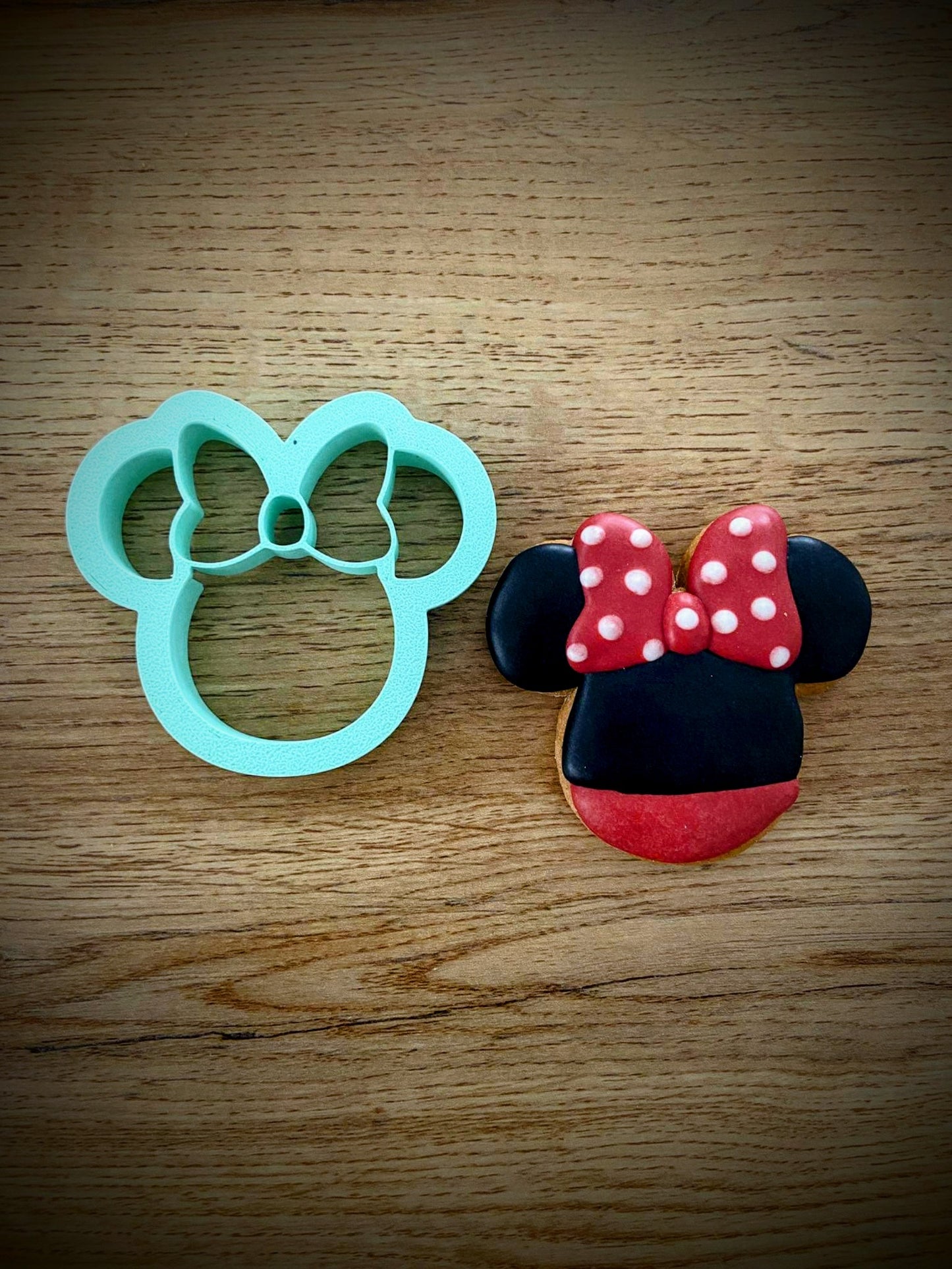 Minnie head cookie cutter