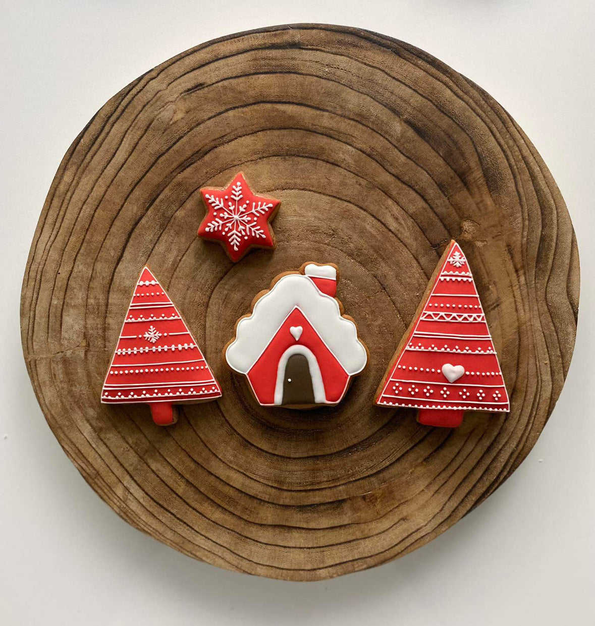 Snowy house cookie cutter